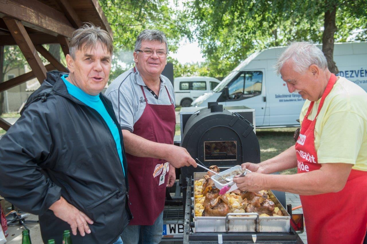 Jókedv az őszben - vigasságokat tartottak Börgöndön, Kisfaludon és a Szedreskertben